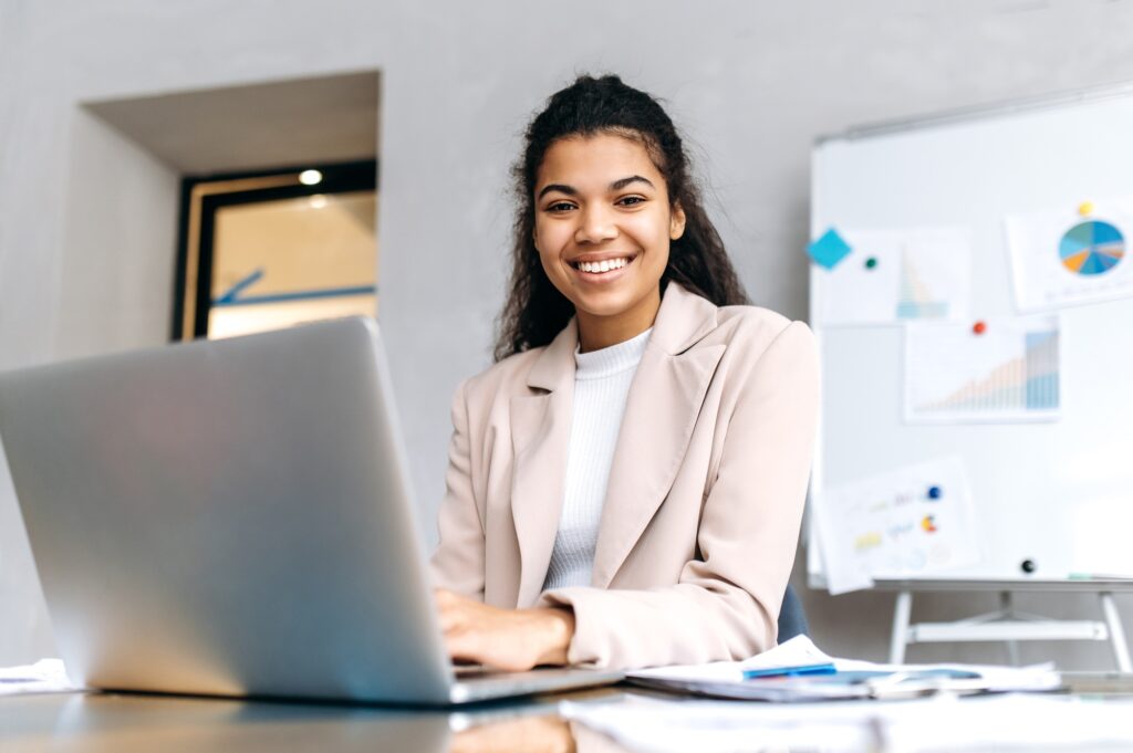 woman african american business freelancer portrait